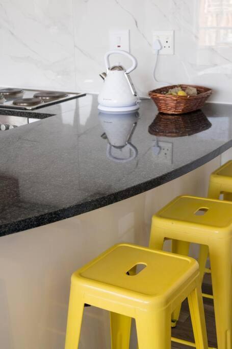 Modern, Trendy And Comfortable 2 Bedroom Apartment In Cape Town Luaran gambar